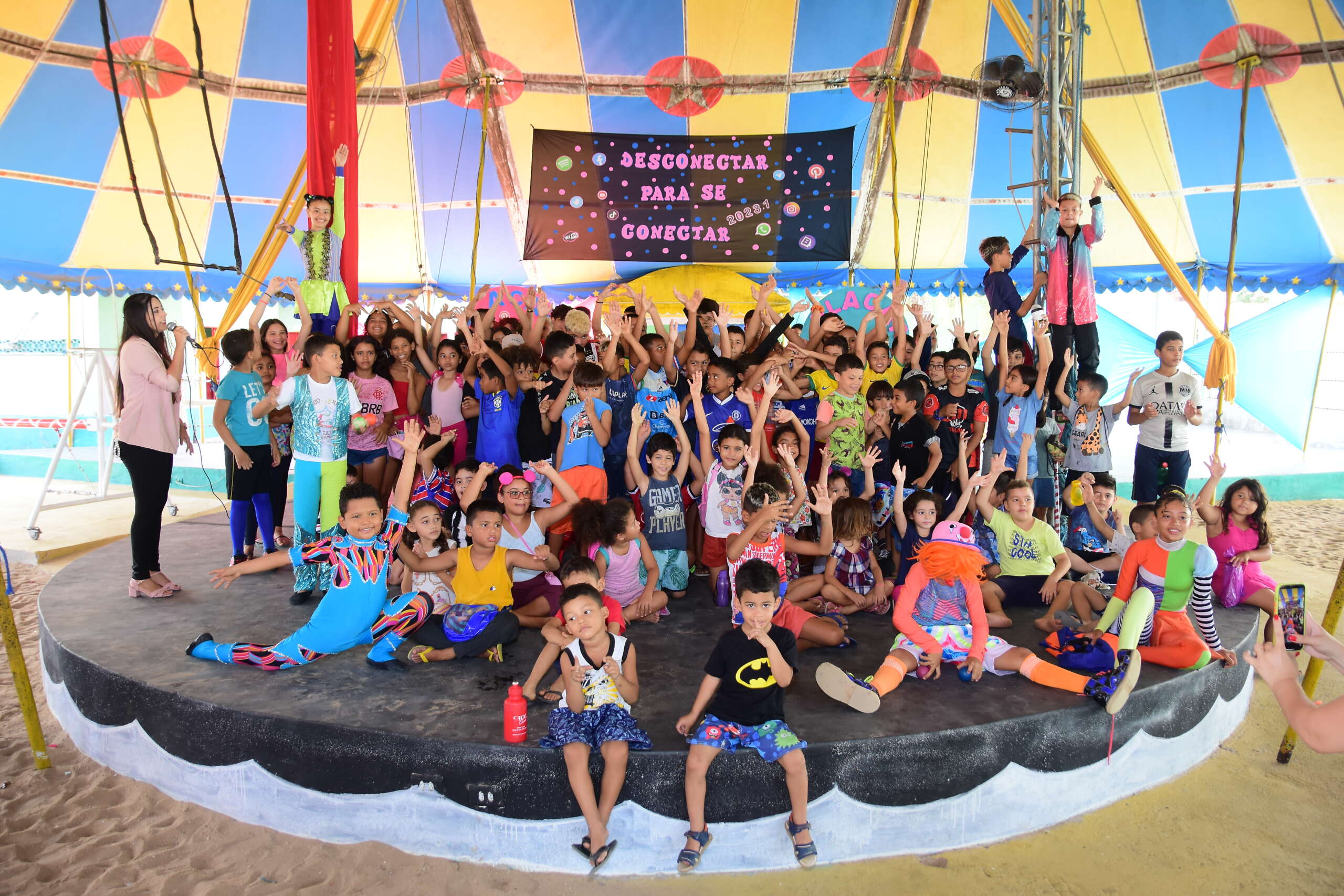 Em Niterói, colônias oferecem atividades que vão de minizoo a circo