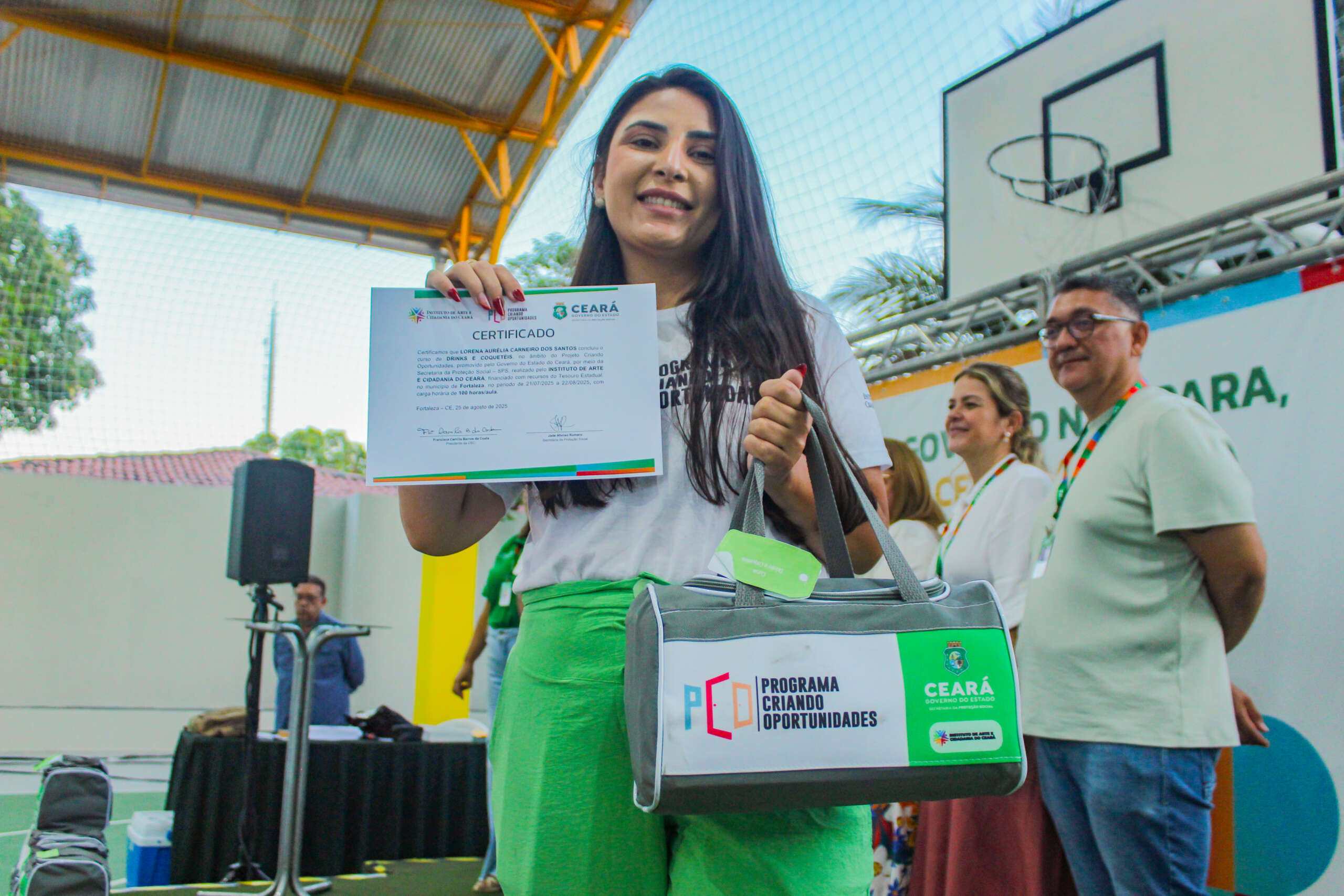 Mais de 1.200 pessoas recebem certificados de qualificação profissional nesta semana